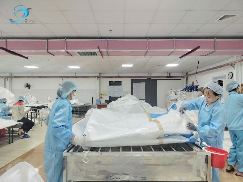 Tube diameter quality check at Tam Tam Packaging